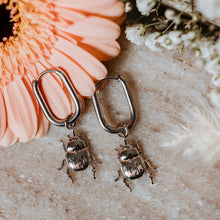 Load image into Gallery viewer, Beetle oblong hoops
