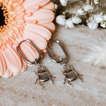 Load image into Gallery viewer, Beetle oblong hoops
