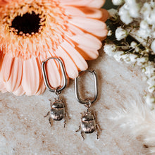 Load image into Gallery viewer, Beetle oblong hoops

