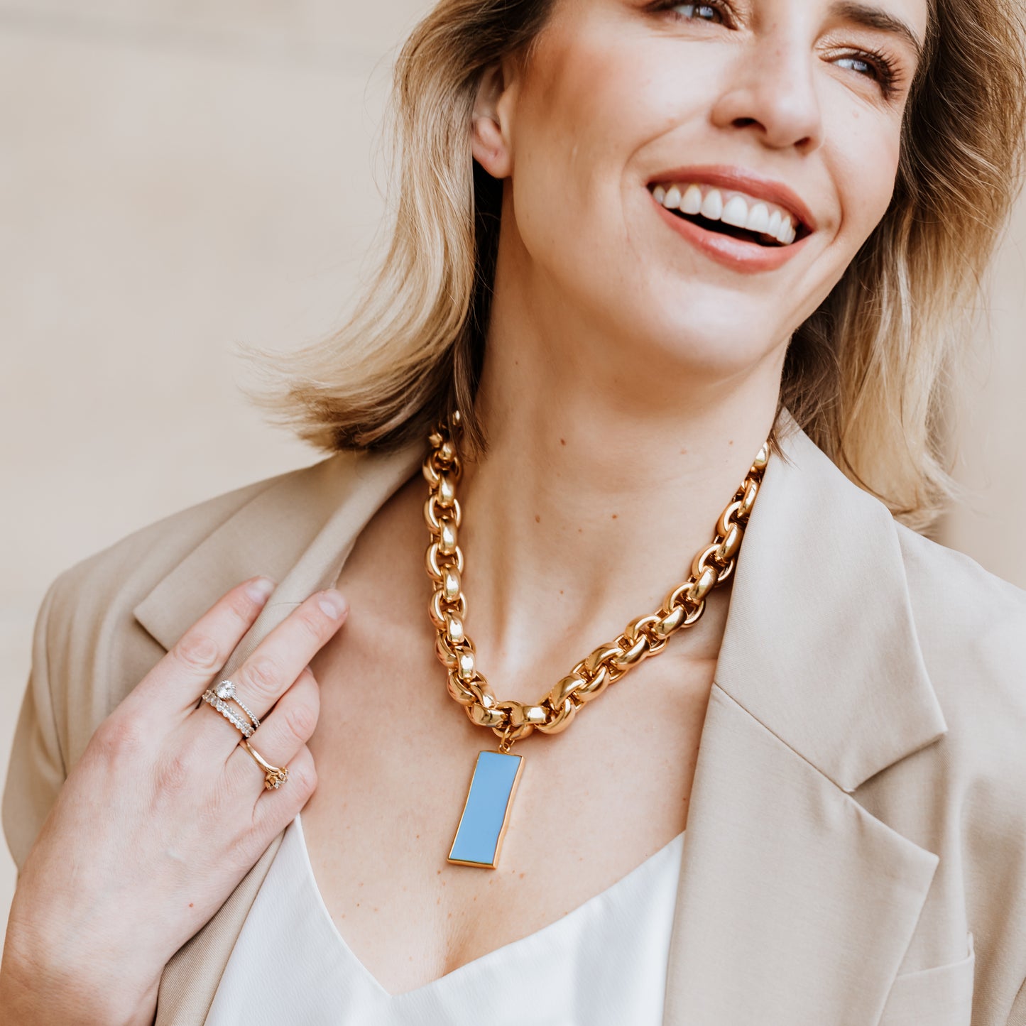 Chunky paperclip necklace with enamel pendant